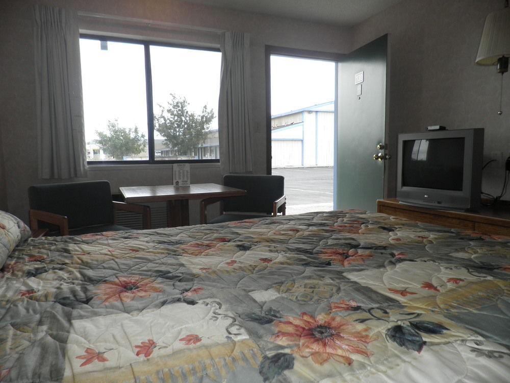 Budget Inn ファロン エクステリア 写真