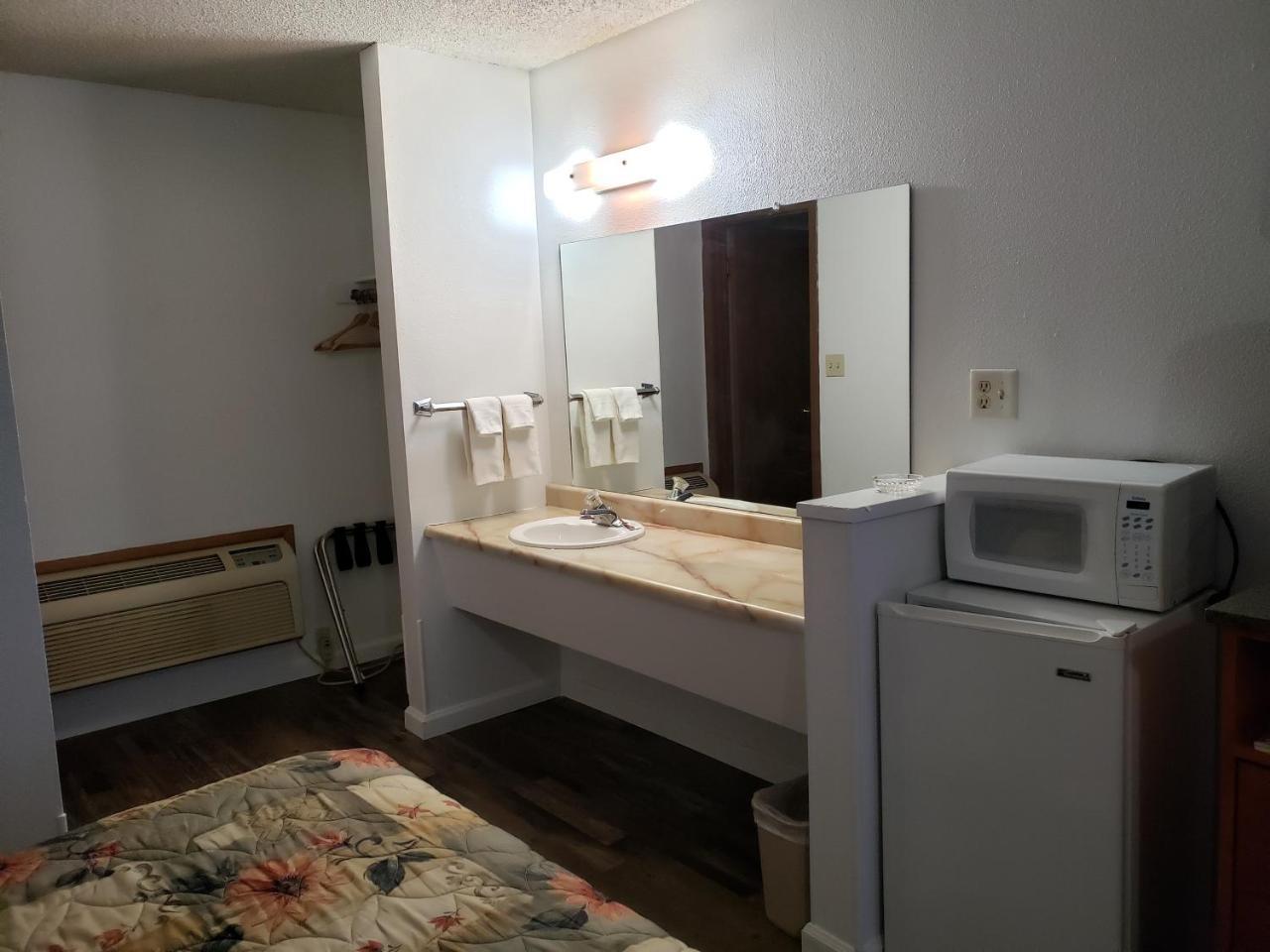 Budget Inn ファロン エクステリア 写真